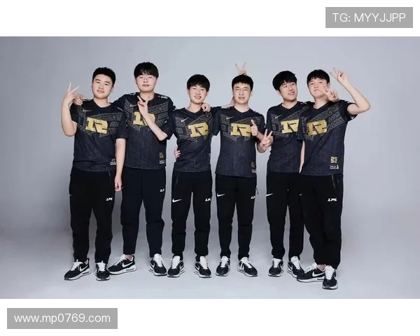 RNG以99分稳居世界冠军杯积分榜首位其他战队紧追不舍