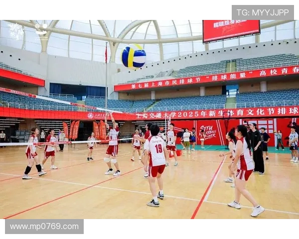 上海排球队实力解析:从战术到球员全面剖析排球竞技的魅力与挑战 上海排球队实力解析:从战术到球员全面剖析排球竞技的魅力与挑战