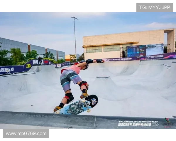 北京滑板队在滑板精英赛中的默契配合与精彩表现分析 北京滑板队在滑板精英赛中的默契配合与精彩表现分析