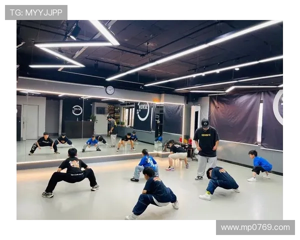 广州街舞队实力崛起引领潮流创新高峰展现街舞魅力与活力