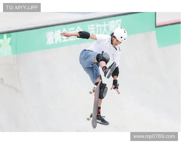 武汉滑板队勇闯世界滑板锦标赛的辉煌历程与突破成就 武汉滑板队勇闯世界滑板锦标赛的辉煌历程与突破成就