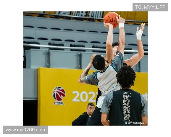 CBA精彩对决山西队迎战广厦队直播盛况全程回顾与分析