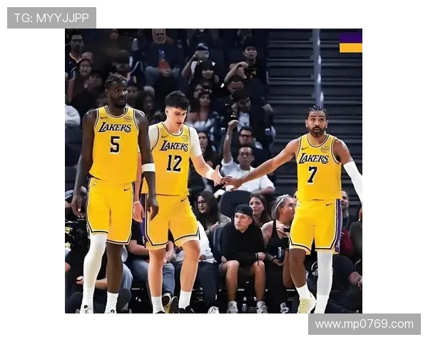 勇士与湖人季前赛精彩回顾视频全景呈现，球迷不容错过的对决时刻