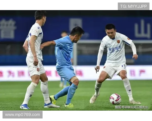 浦那城与果阿的激烈对决揭示印度超级联赛的竞争魅力与球队实力较量