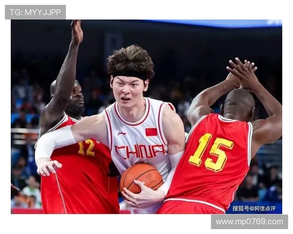 王哲林领衔中国篮球新篇章展现实力与团队精神的崛起之路 王哲林领衔中国篮球新篇章展现实力与团队精神的崛起之路