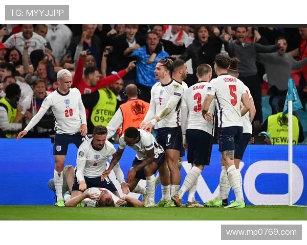 突尼斯与英格兰足球对决精彩回顾与战术分析