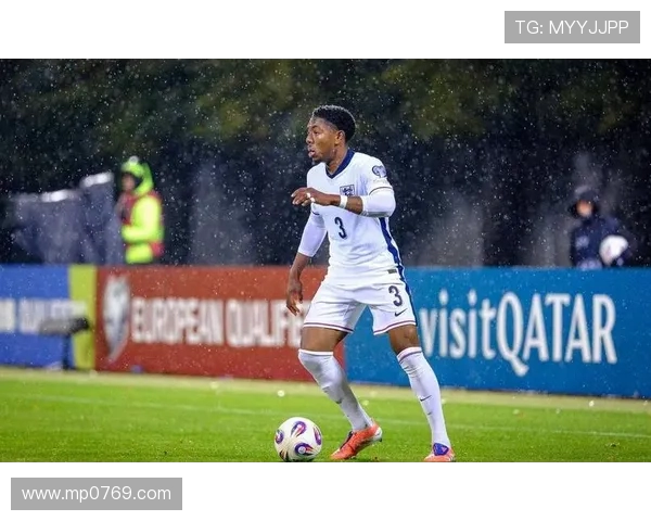 英格兰青年队迎战捷克青年队激情对决展现年轻足球力量 英格兰青年队迎战捷克青年队激情对决展现年轻足球力量