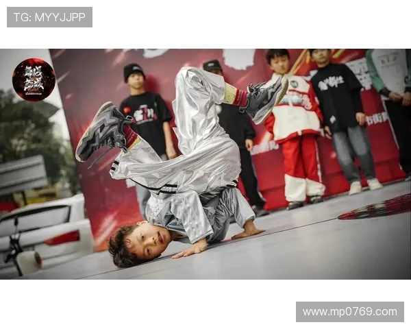 全国街舞大赛点评:深圳飞盘队展现出色状态与精彩表现的全景分析 全国街舞大赛点评:深圳飞盘队展现出色状态与精彩表现的全景分析